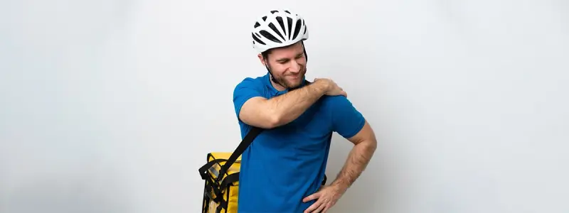 Cycling-Shoulder-Pain-One-Side-11-Treatments-DIY-Natural