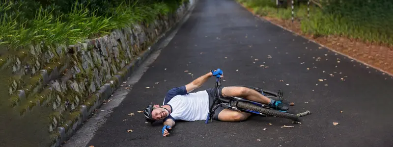 The causes of mountain bike elbow pain caused by falls or accidents