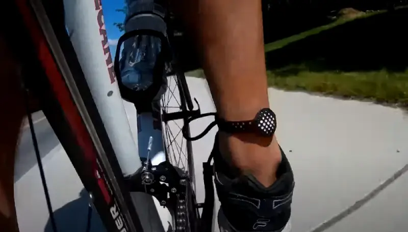 There are five benefits to wearing a Fitbit on your ankle for cycling