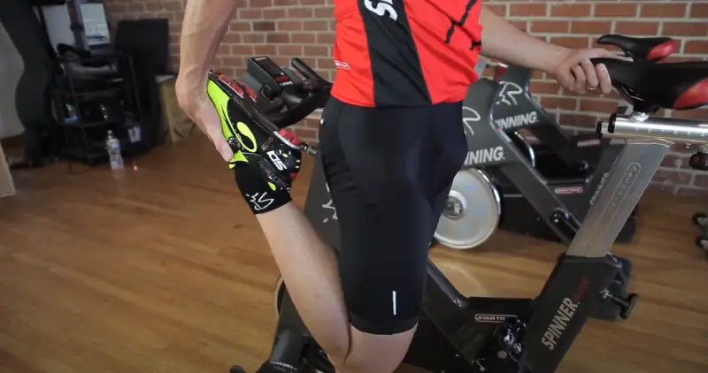 Here are 7 precautions and 6 tips for cycling with patellar tendonitis