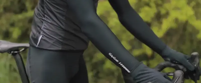 How to Wear Cycling Arm Warmers: 7 Easy Ways & 4 Considerations