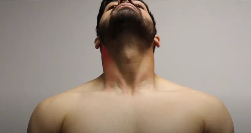 Here are 5 ways to build a thick, strong neck