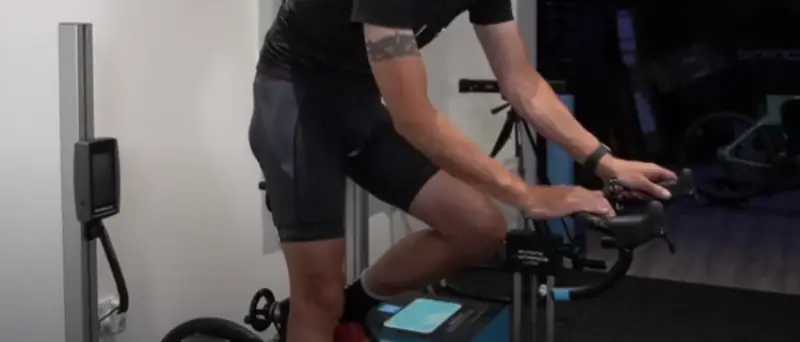 7 Reasons and Solutions For Arm Shaking While Cycling