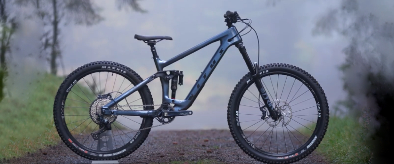 Cycling Gear: 33 Accessories with 5 Safety and 6 Maintenance Gear