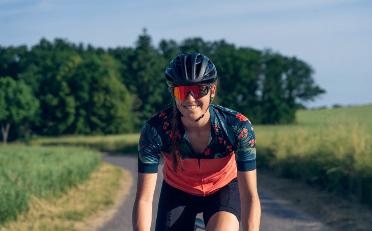 8 complications of wearing normal sunglasses while cycling