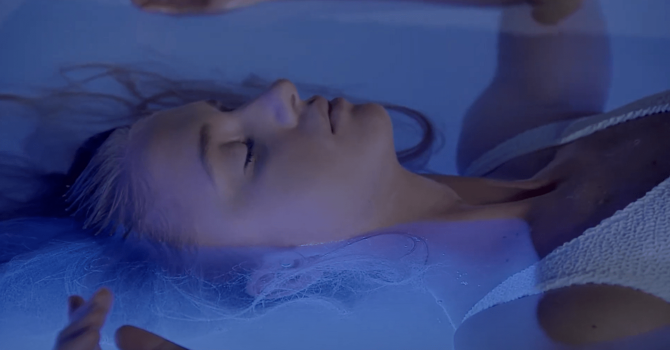 Methods of applying Epsom salt to sunburns