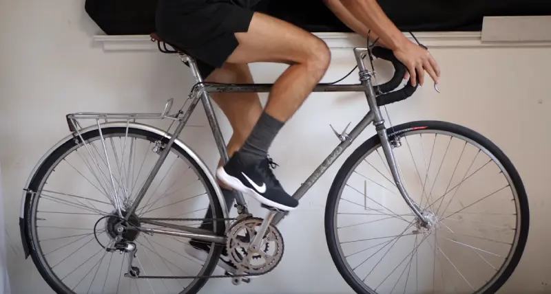 A cyclist with pain from patellofemoral arthritis