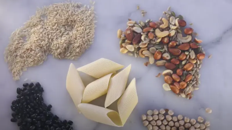 A healthy meal with lean protein and vegetables