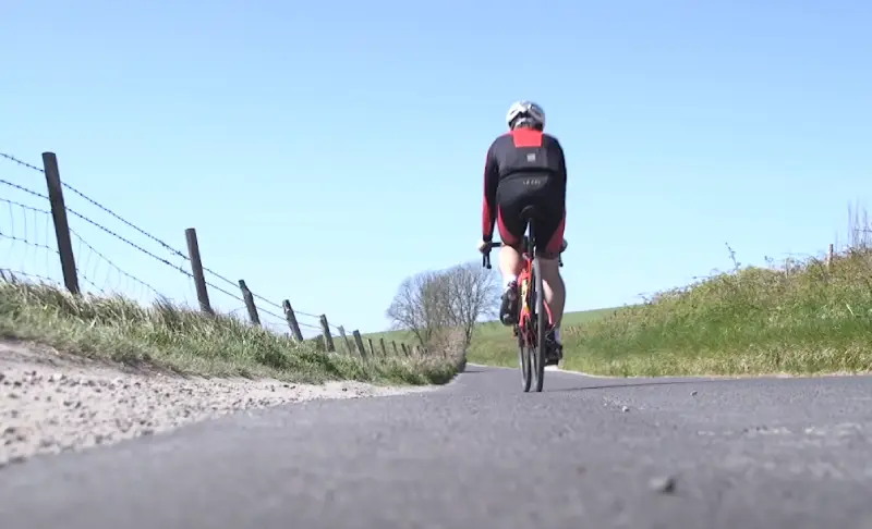 Adjusting saddle height to reduce back strain
