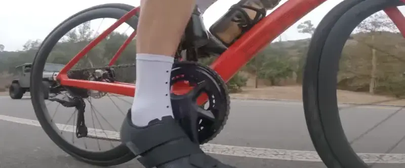 Cycling with broken toe pain management