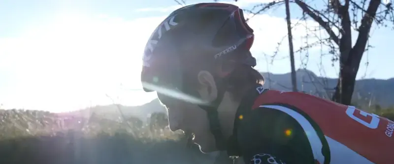 Cyclist experiencing sudden severe headache during ride