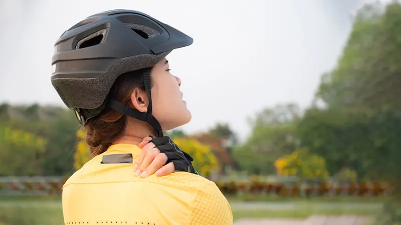 Incorrect cycling posture causing neck strain