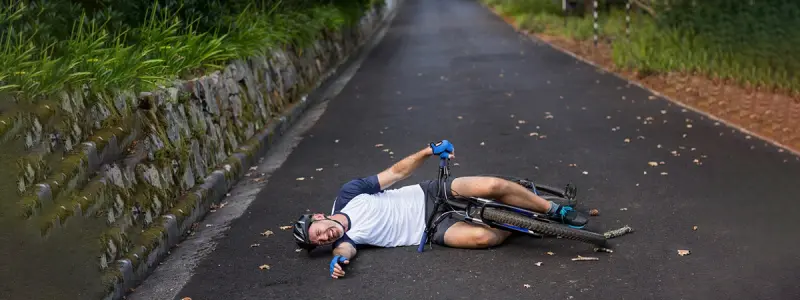 Poor riding technique with locked elbows causing pain