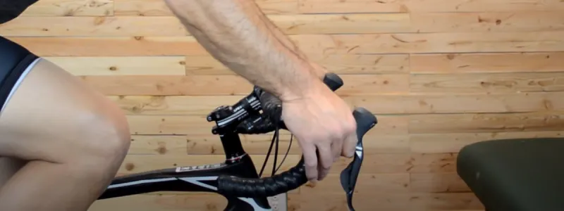 Proper hand position on bike handlebars for comfort