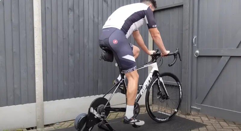 Stretching to Ease Gas-Induced Leg Pain